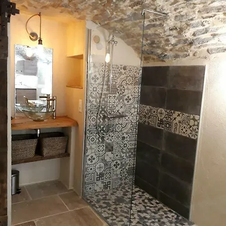 La Voute: Insolite Et Atypique Dans Le Sud Aveyron * Fayet (Aveyron)