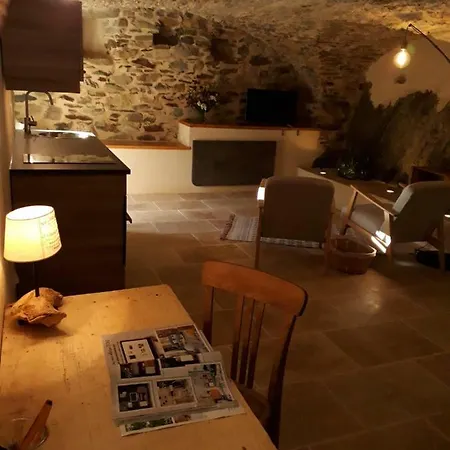 La Voute: Insolite Et Atypique Dans Le Sud Aveyron Holiday home