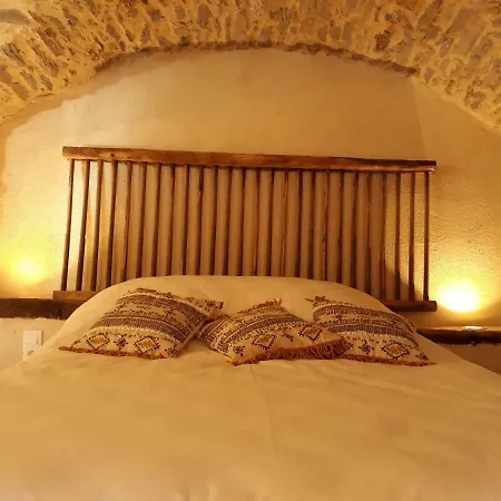 La Voute: Insolite Et Atypique Dans Le Sud Aveyron * Fayet (Aveyron)