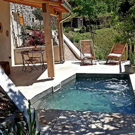 Holiday home La Voute: Insolite Et Atypique Dans Le Sud Aveyron