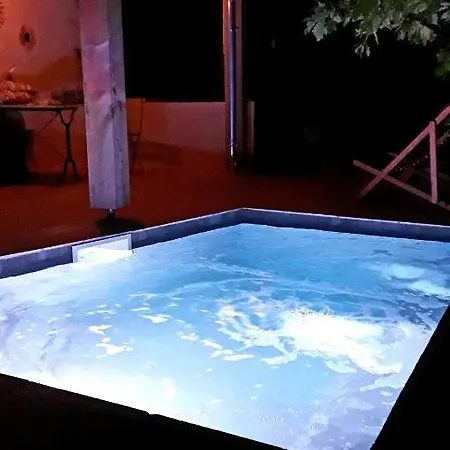 La Voute: Insolite Et Atypique Dans Le Sud Aveyron Holiday home *
